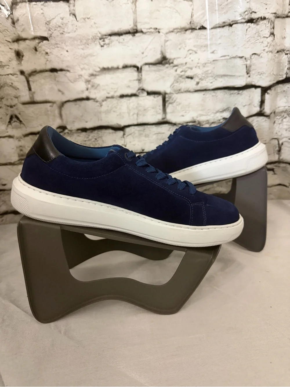 Italian Men's Navy Suede Low-Top Sneakers - G Brown